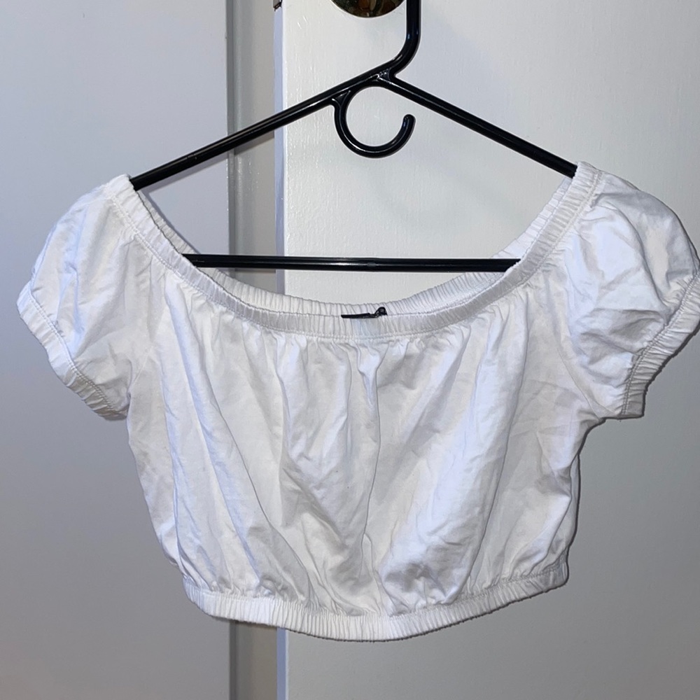 Off the shoulder cropped T